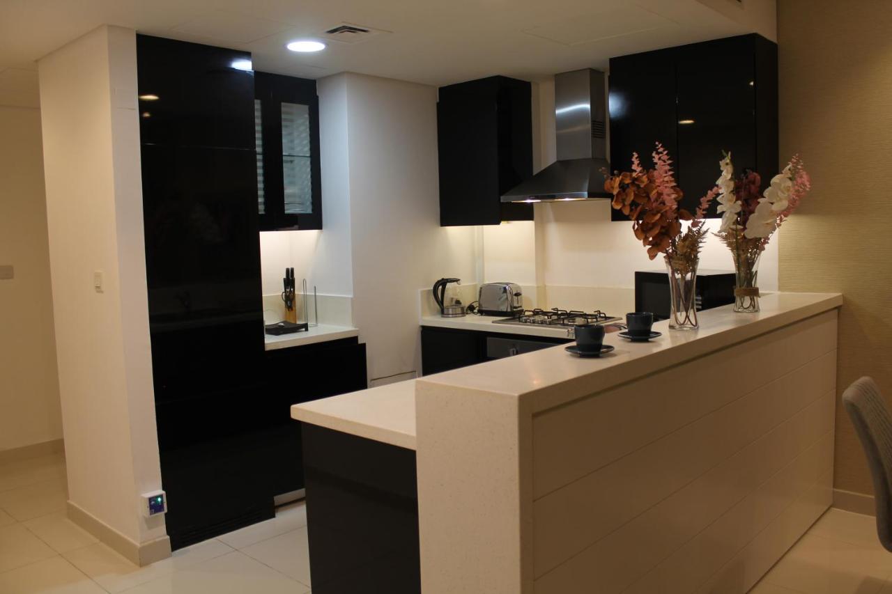 Spacious One Bedroom Close To Burj Khalifa, Dubai Mall In Business Bay Esterno foto