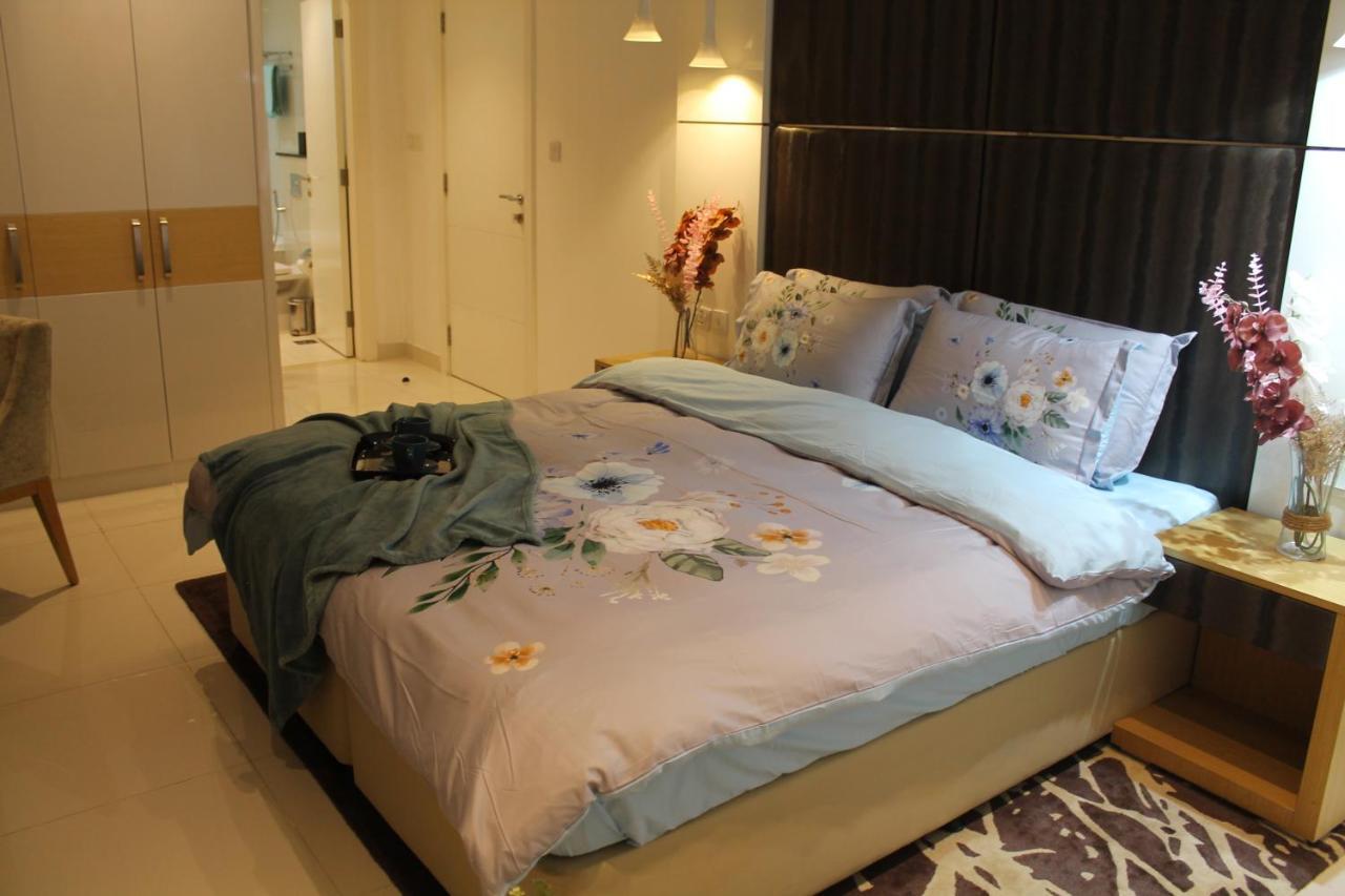 Spacious One Bedroom Close To Burj Khalifa, Dubai Mall In Business Bay Esterno foto