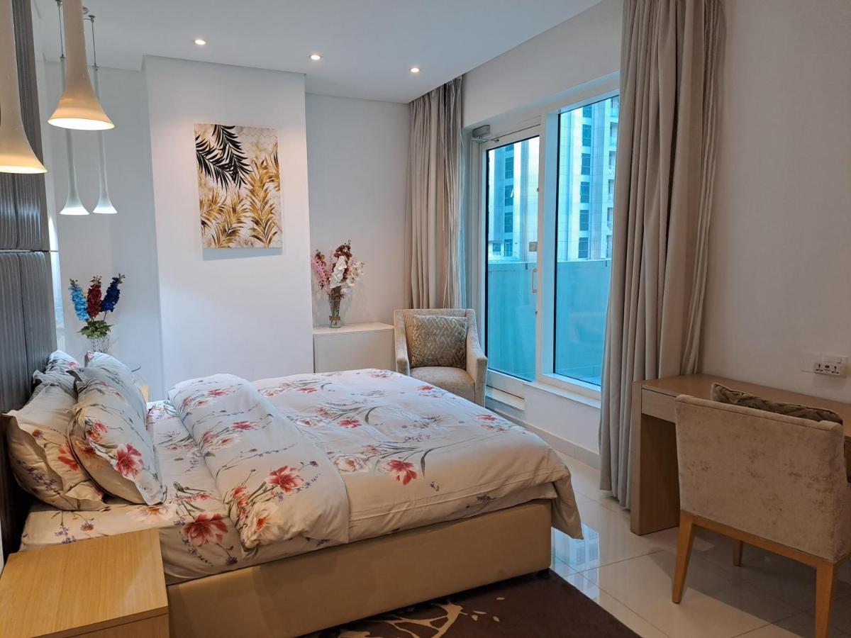 Spacious One Bedroom Close To Burj Khalifa, Dubai Mall In Business Bay Esterno foto